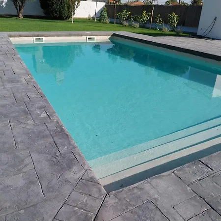 Con Piscina Flor De La Vida Saragossa